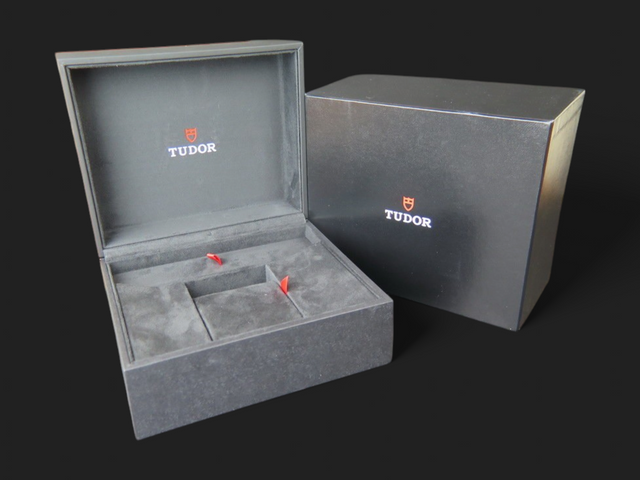 Tudor Box set ref. 51433.64