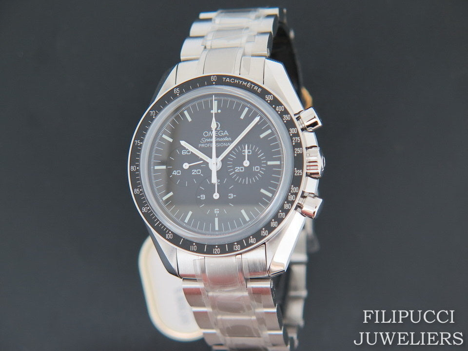 Omega Speedmaster Professional Moonwatch Sapphire NEW      (1)