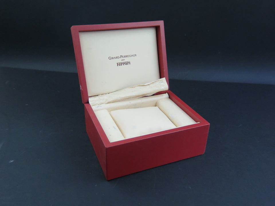 Girard-Perregaux Box Ferrari (1)
