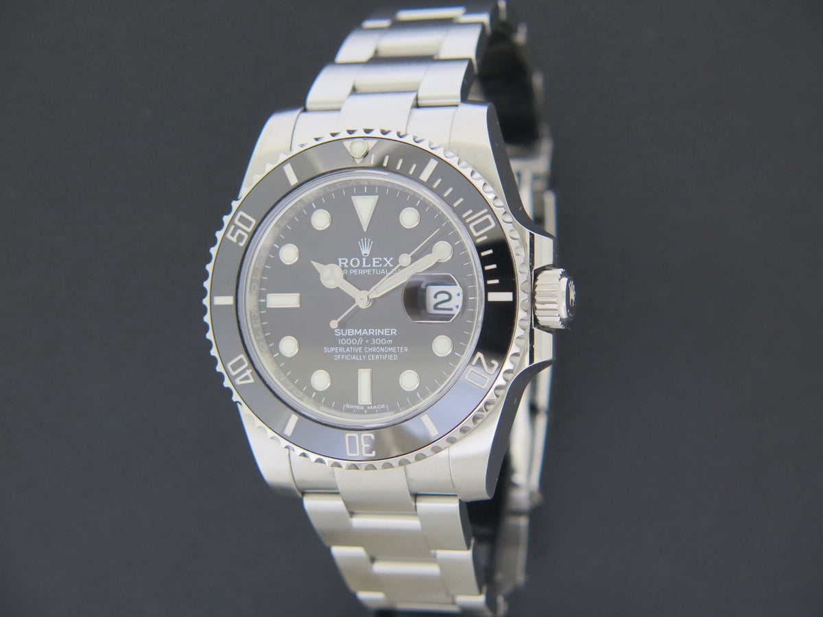 Rolex Submariner Date 116610LN (1)