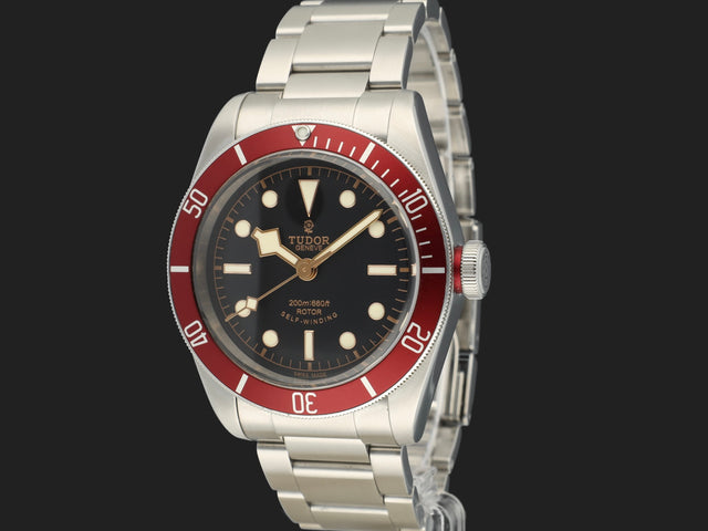 Tudor Heritage Black Bay Red