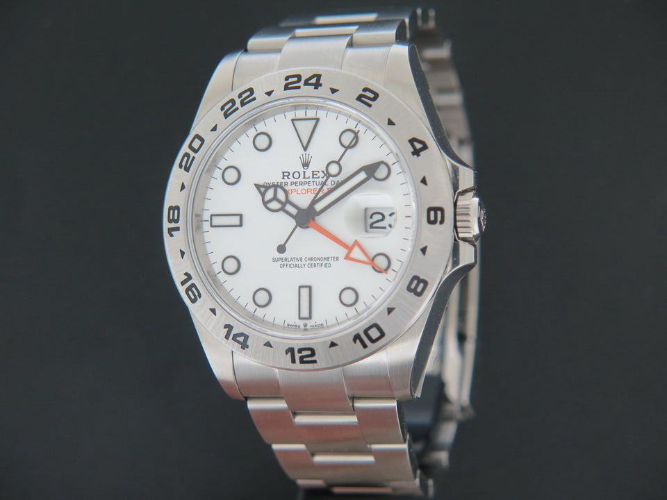 Rolex Explorer II White Dial 226570 NEW MODEL (1)