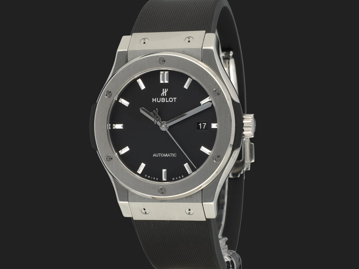 Hublot Classic Fusion Titanium Black Dial 42mm 542.NX.1171.RX  (1)