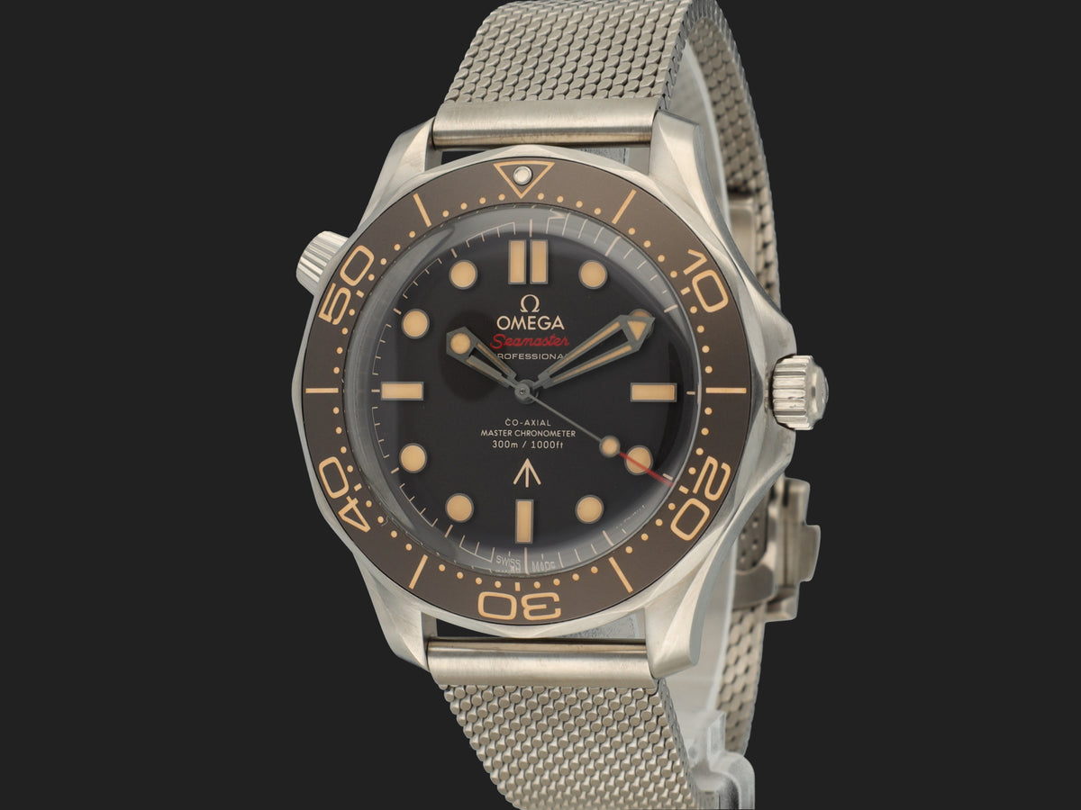 Omega Seamaster Diver 300M 007 Edition 210.90.42.20.01.001 (1)