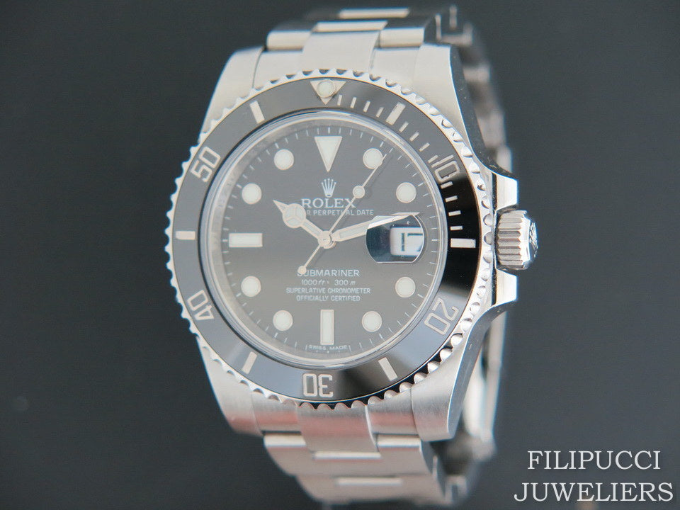 Rolex Submariner Date 116610LN    (1)