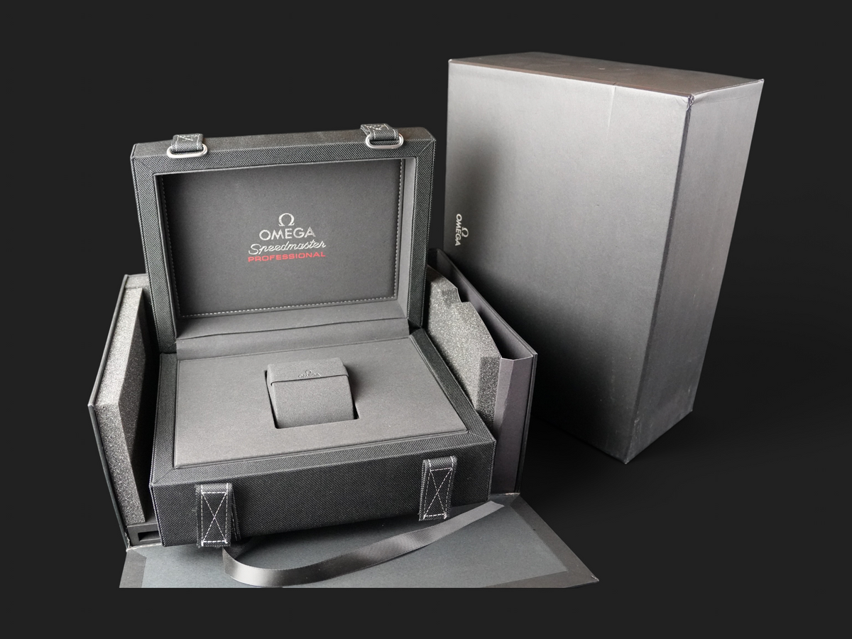 Omega Speedmaster Professional Box Set   (1)