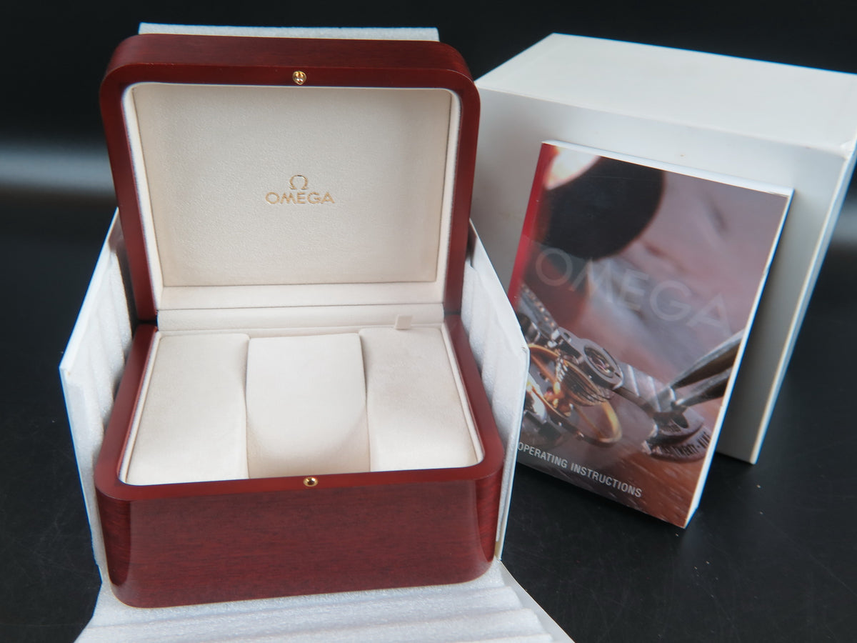 Omega Wooden Box Set with Booklet (1)