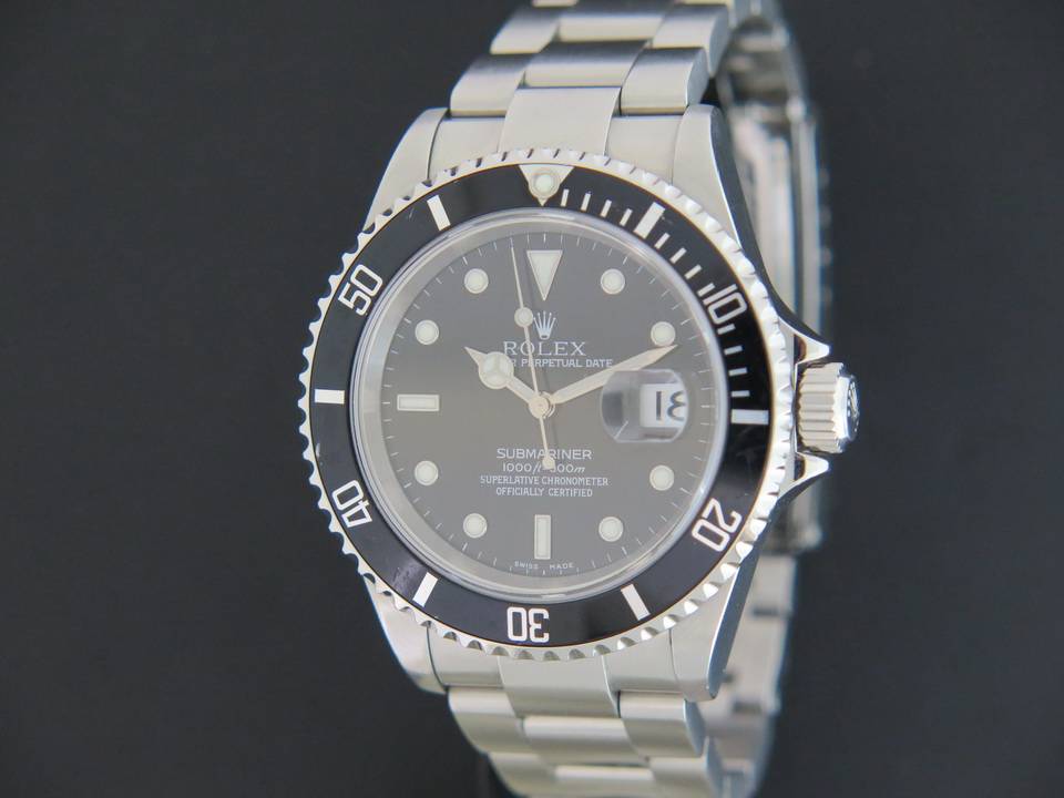 Rolex Submariner Date 16610 F-Serial (1)