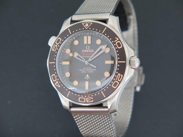 Omega Seamaster Diver 300M Co-Axial Master Chronometer 007 Edition