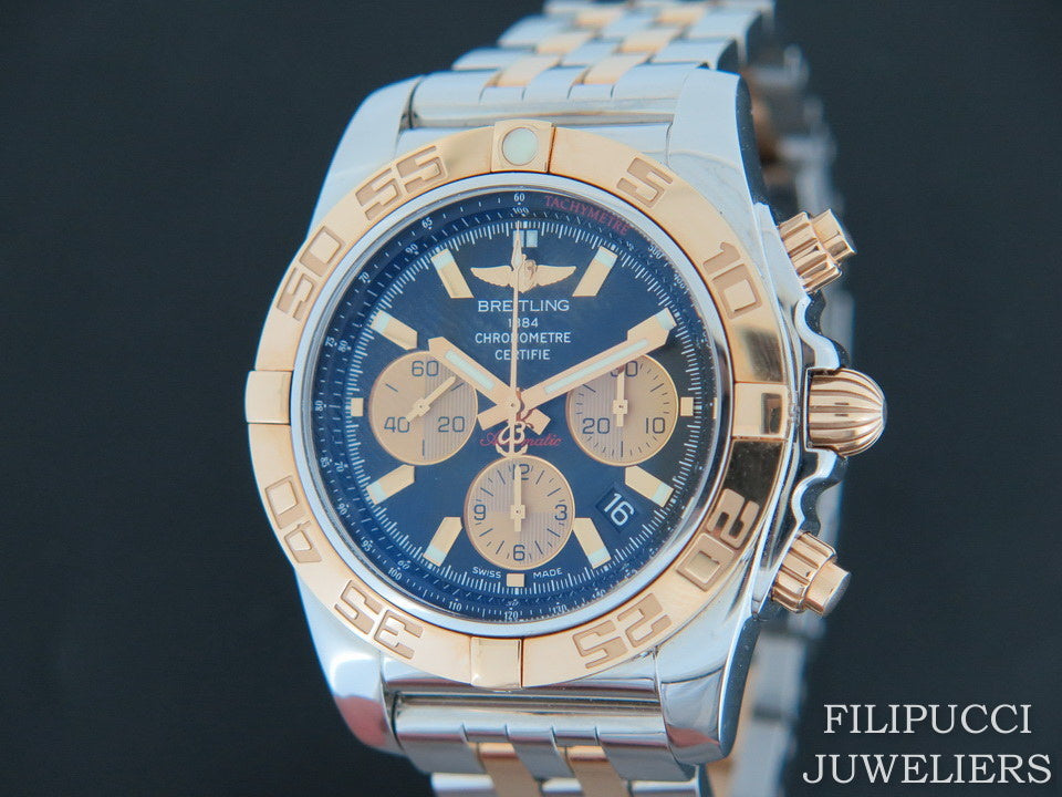 Breitling Chronomat 44 Gold/Steel Black Dial CB011012 (1)