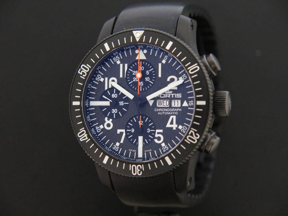 Fortis B-42 Black Chrono Carbon Dial (1)