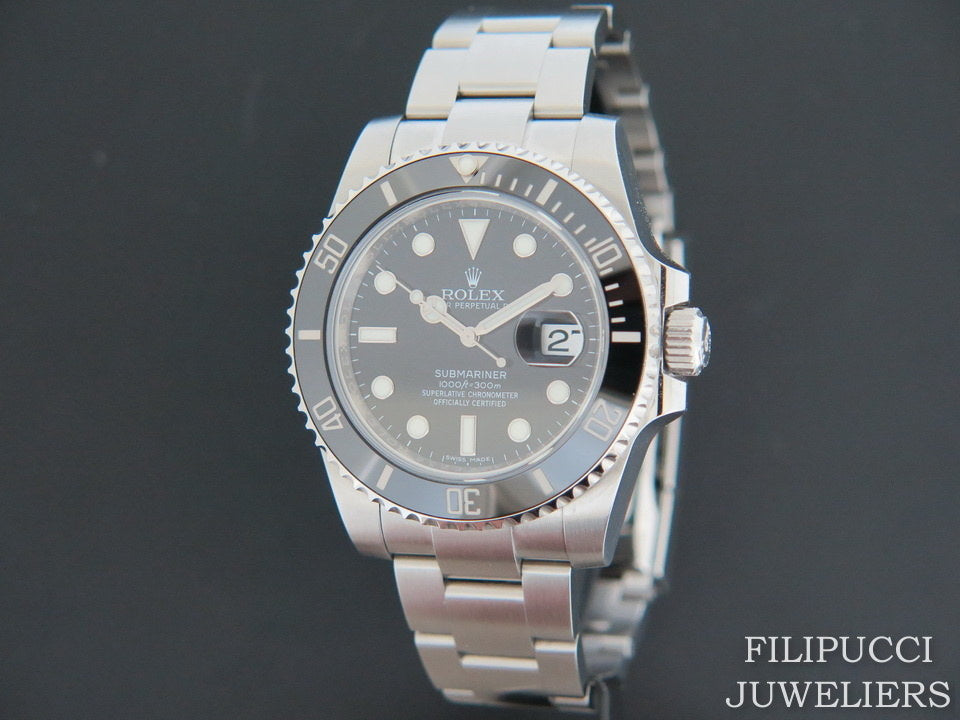 Rolex Submariner Date 116610LN (1)