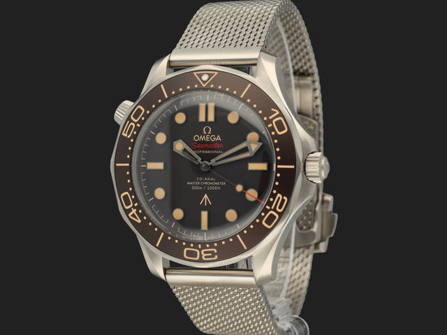 Omega Seamaster Diver 300M 007 Edition