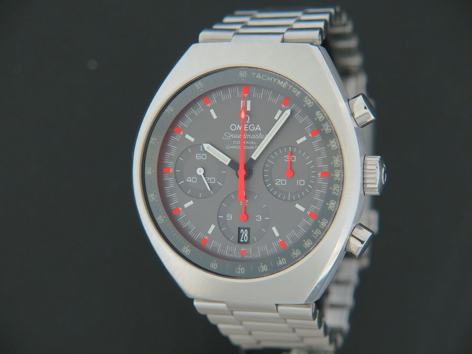 Omega Speedmaster Mark II 32710435006001 (1)