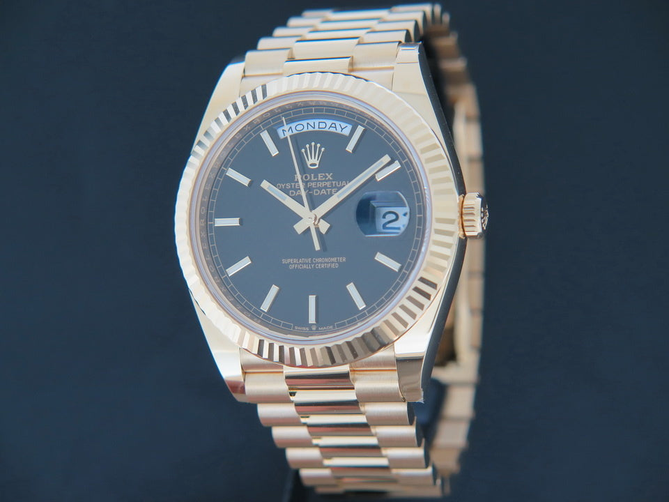 Rolex Day-Date 40 Yellow Gold Black Dial  228238 NEW (1)