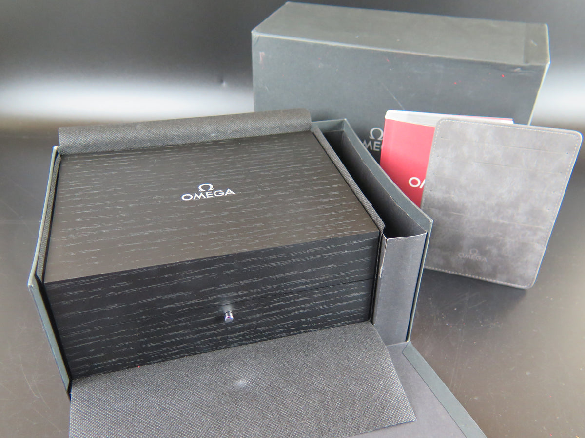 Omega Speedmaster 'First Omega in Space' Box Set (1)