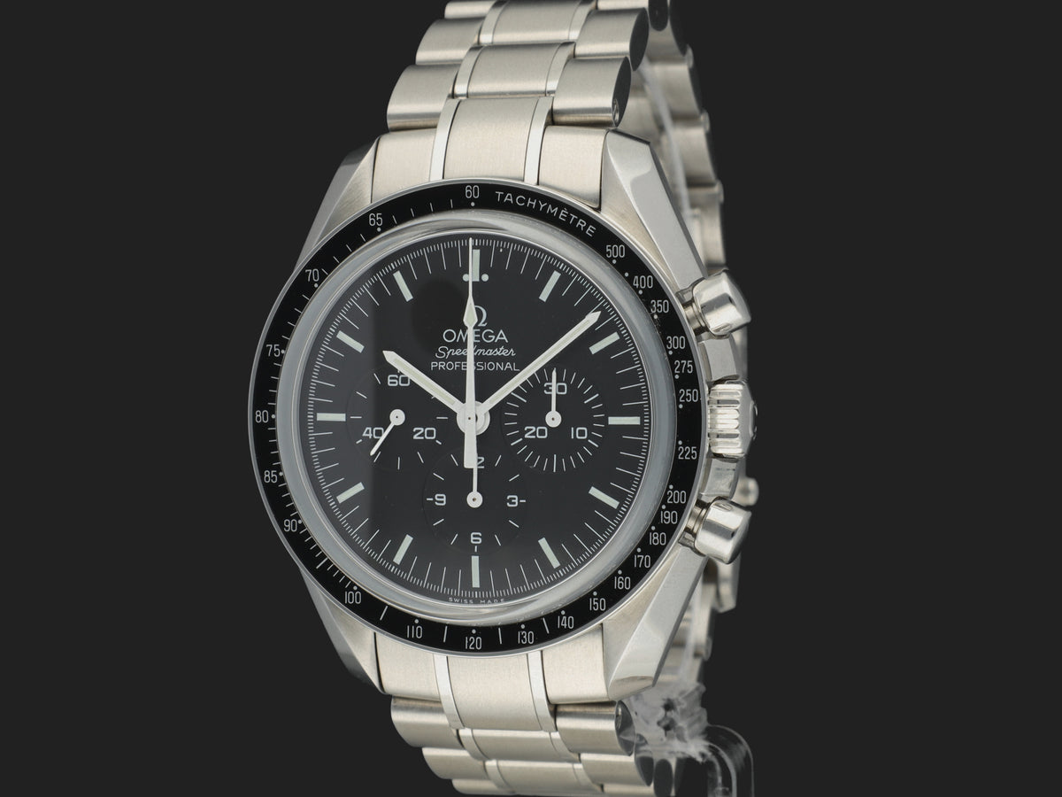 Omega Speedmaster Professional Moonwatch Sapphire 31130423001006 (1)