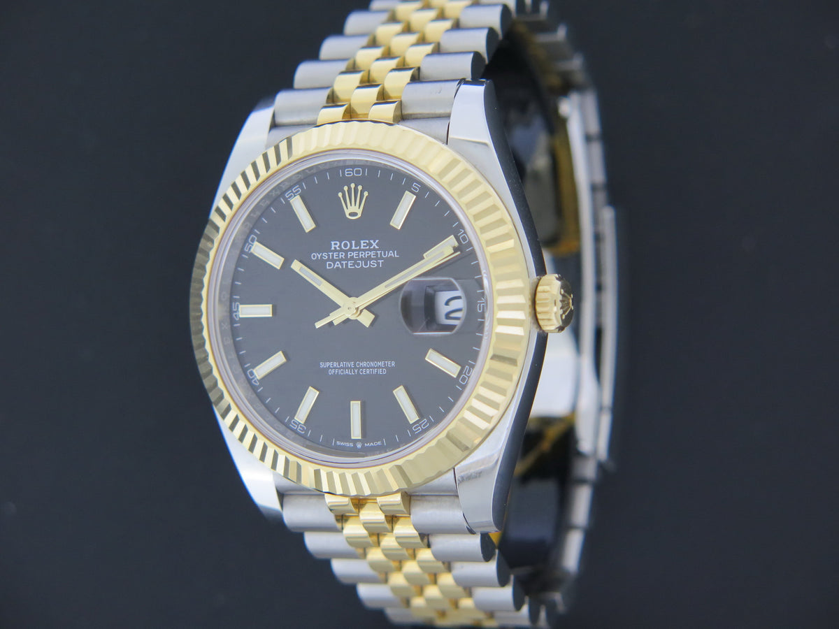 Rolex Datejust 41 Gold/Steel Black Dial 126333 (1)