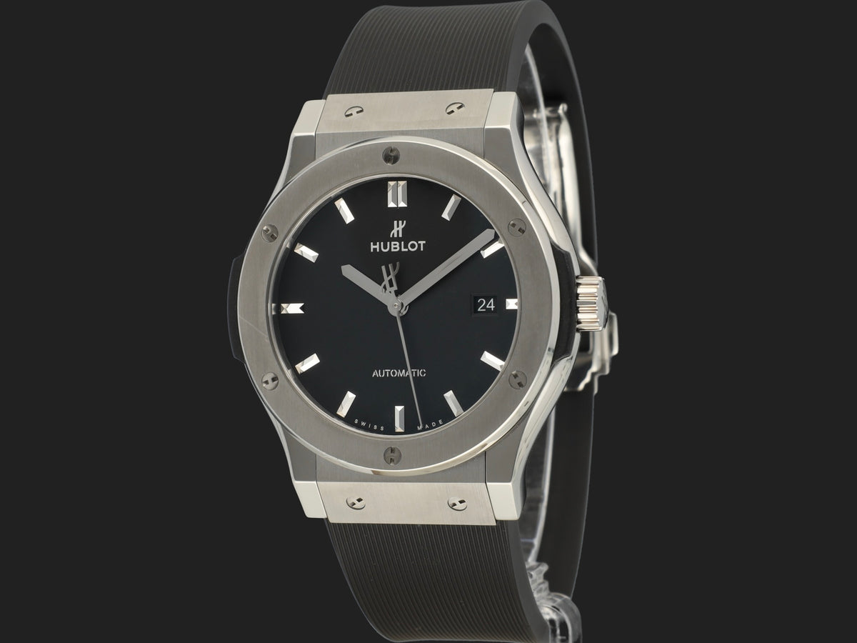 Hublot Classic Fusion Titanium Black Dial 42mm 542.NX.1171.RX (1)