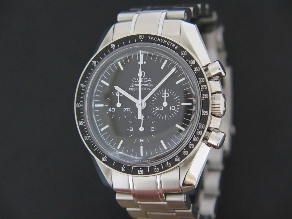 Omega Speedmaster Professional Moonwatch (1)