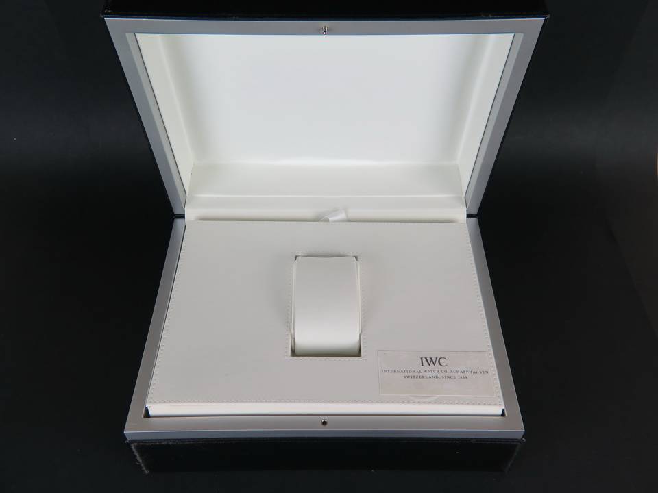 IWC Box (1)