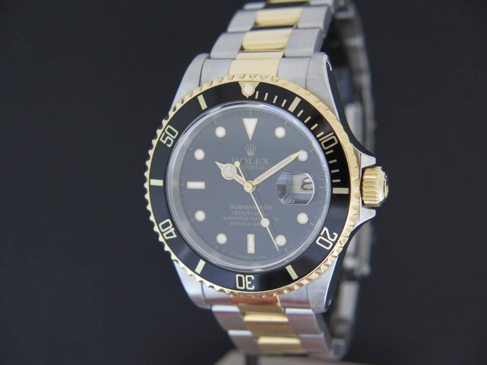 Rolex Oyster Perpetual Submariner Date (1)