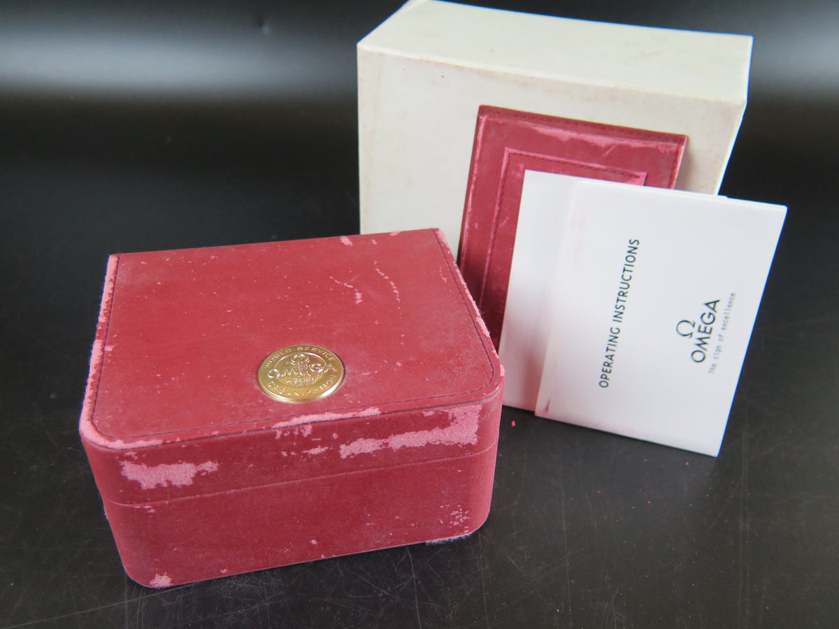 Omega Box set with booklets (1)