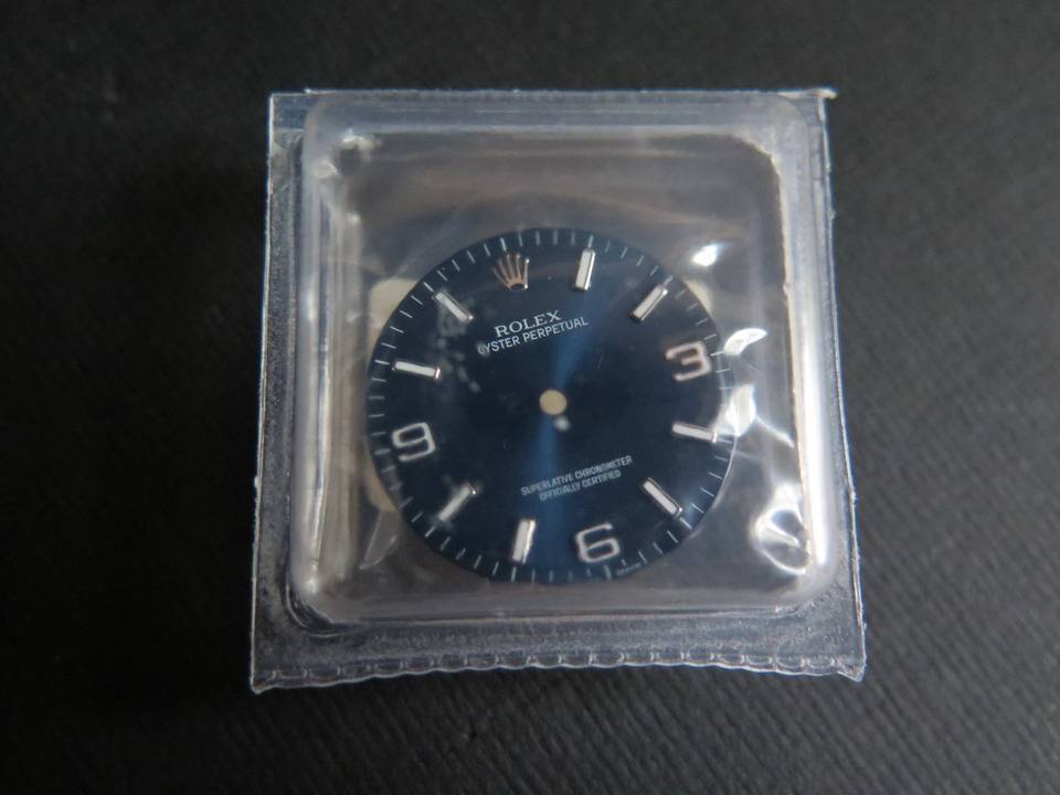 Rolex Oyster Perpetual Dial Blue NEW 116000 (1)