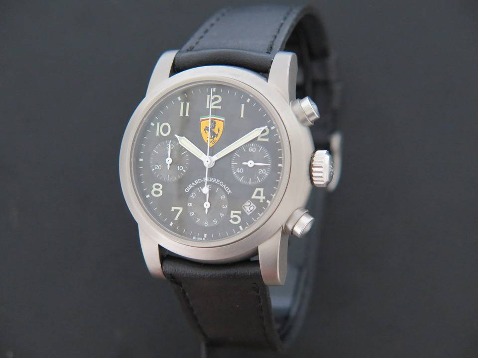 Girard-Perregaux Ferrari Titanium Carbon (1)