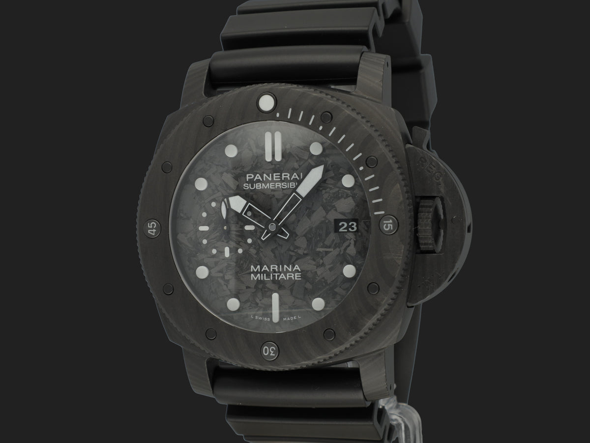 Panerai Luminor Submersible 47 Marina Militare Carbotech PAM00979 (1)