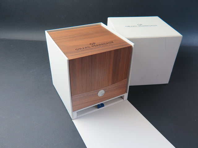 Girard-Perregaux Luxury Box set