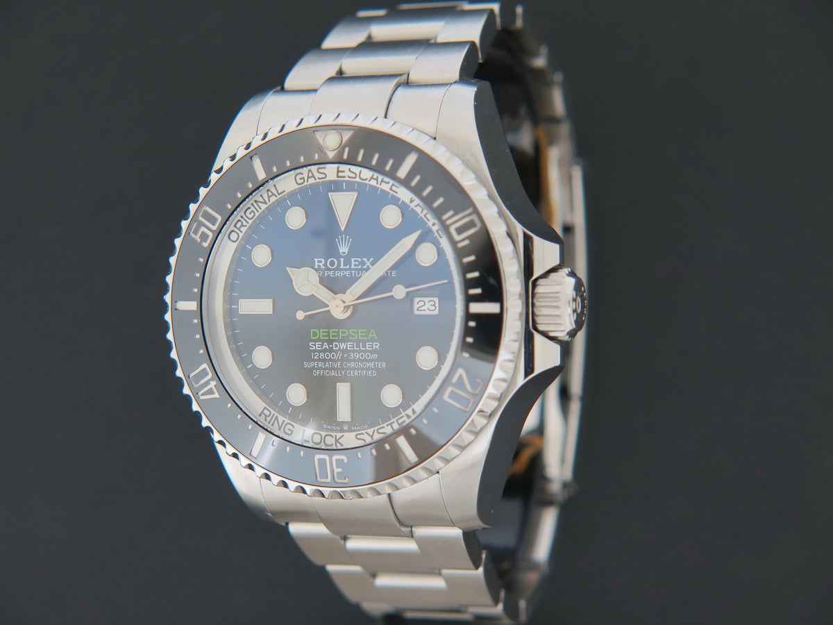 Rolex Sea-Dweller Deepsea D-Blue James Cameron 126660 (1)