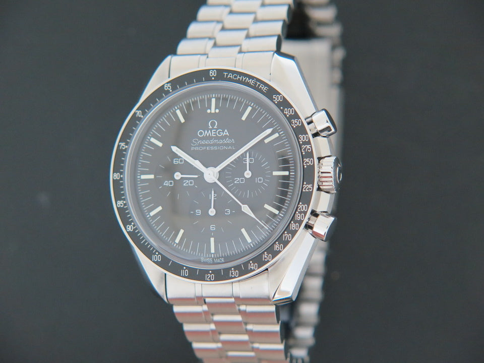Omega Speedmaster Professional Moonwatch Co-Axial Master Chronometer NEW MODEL (1)