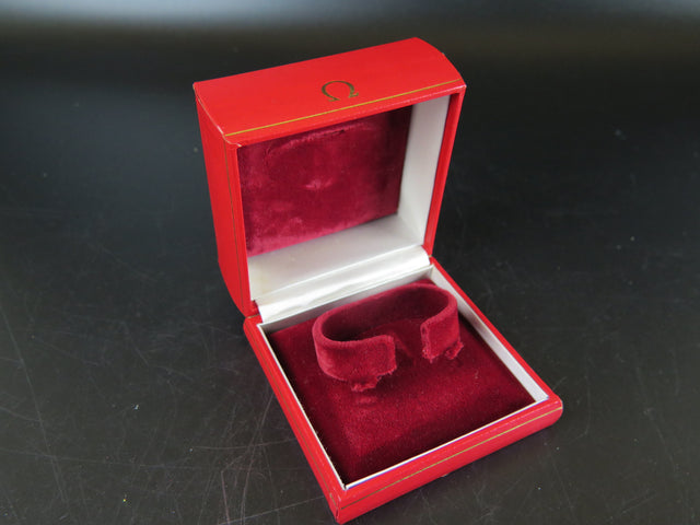 Omega Vintage Box