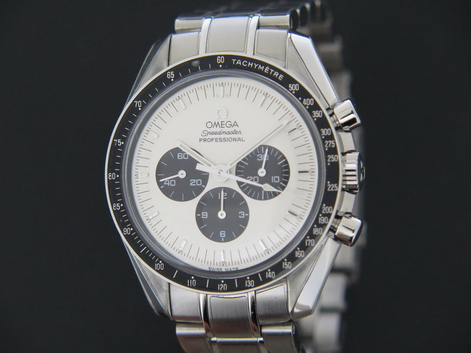 Omega Speedmaster Professional "Mitsukoshi Mod" 31130423001005 (1)
