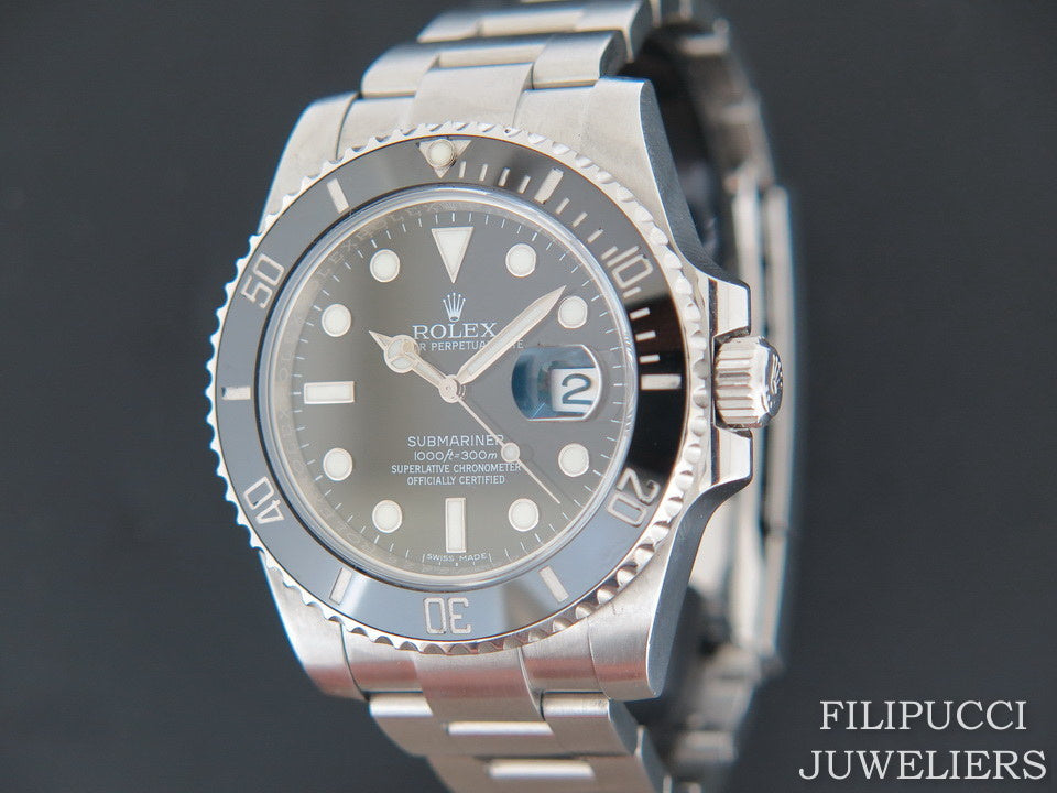 Rolex Submariner Date 116610LN (1)