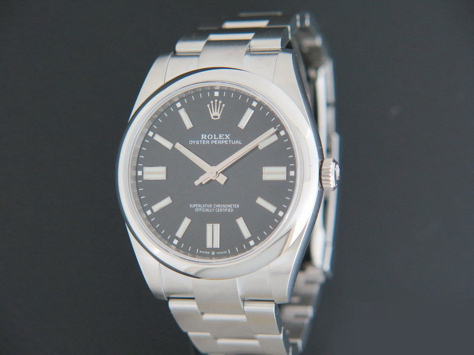 Rolex Oyster Perpetual 41 Black Dial 124300 NEW MODEL (1)