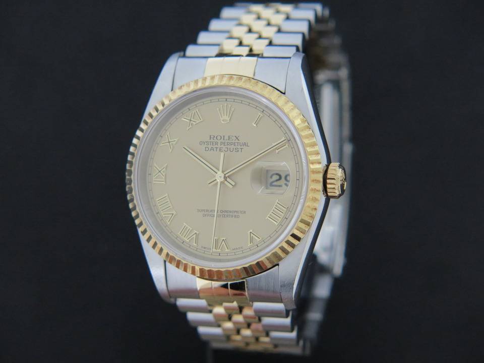 Rolex Oyster Perpetual Datejust (1)