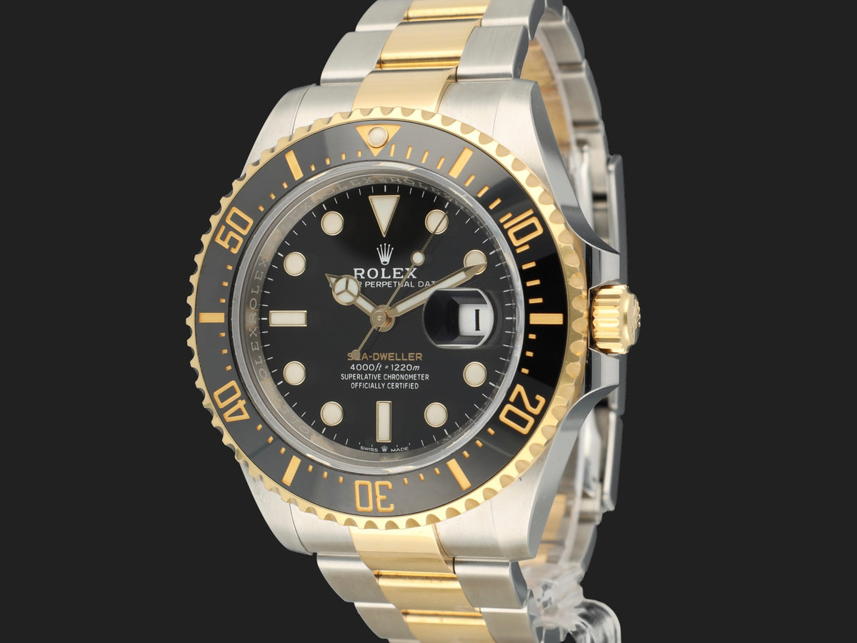 Rolex Sea-Dweller 43MM Gold/Steel 126603 (1)