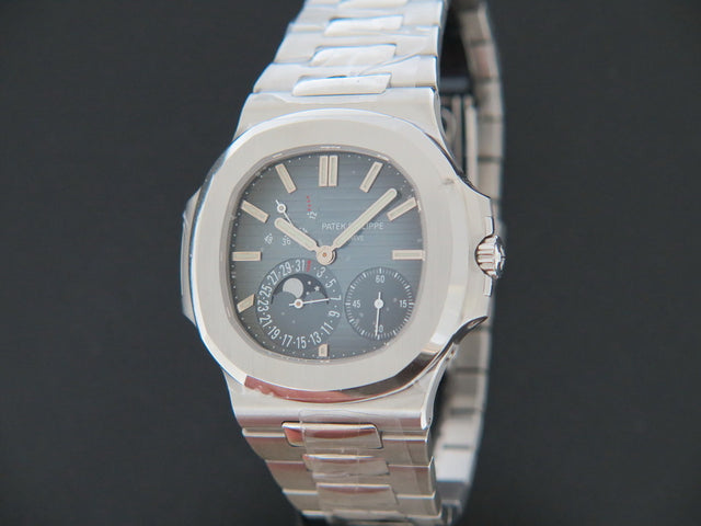 Patek Philippe Nautilus NOS