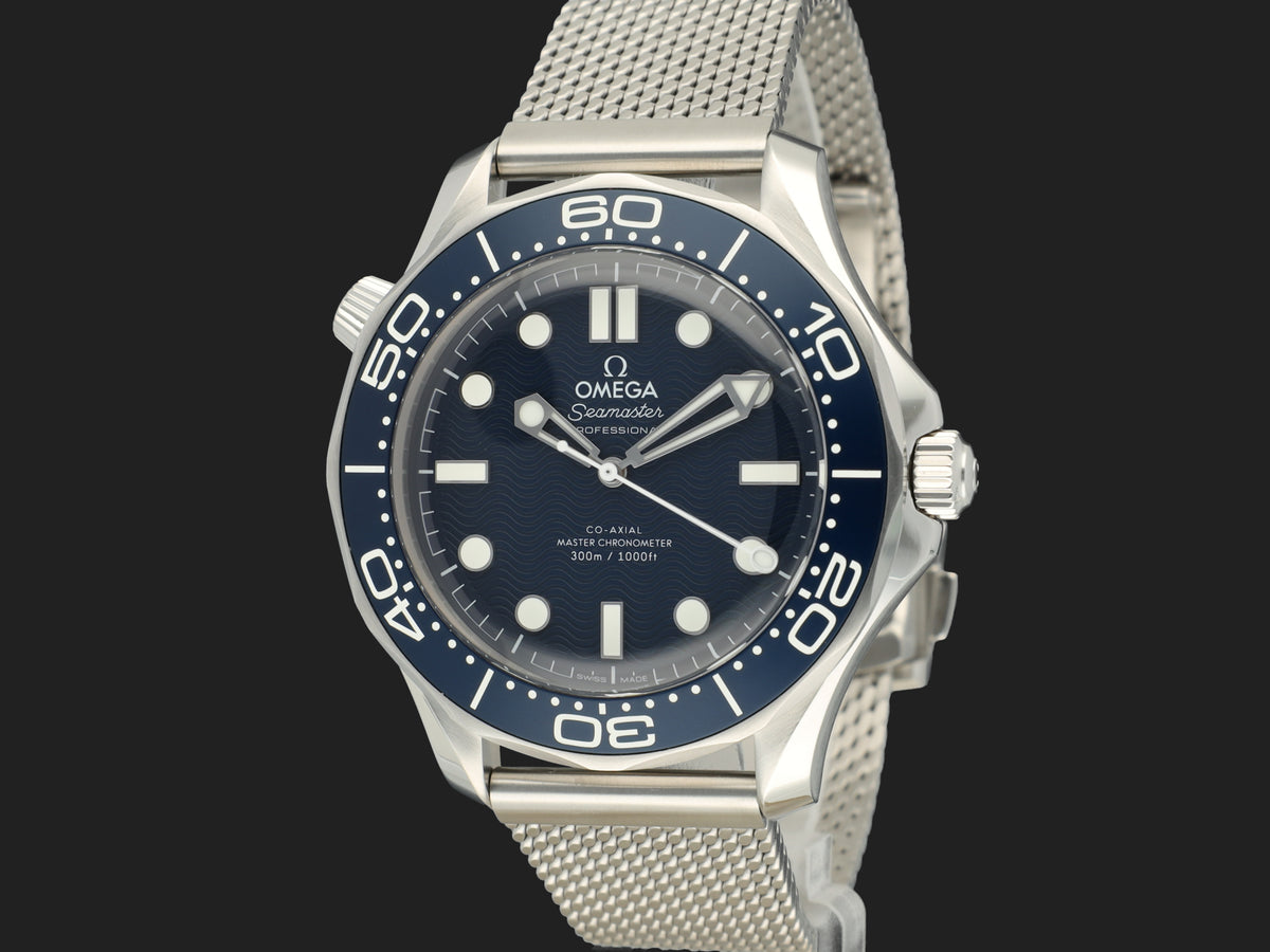 Omega Seamaster Diver 300M James Bond 60th Anniversary 210.30.42.20.03.002 (1)