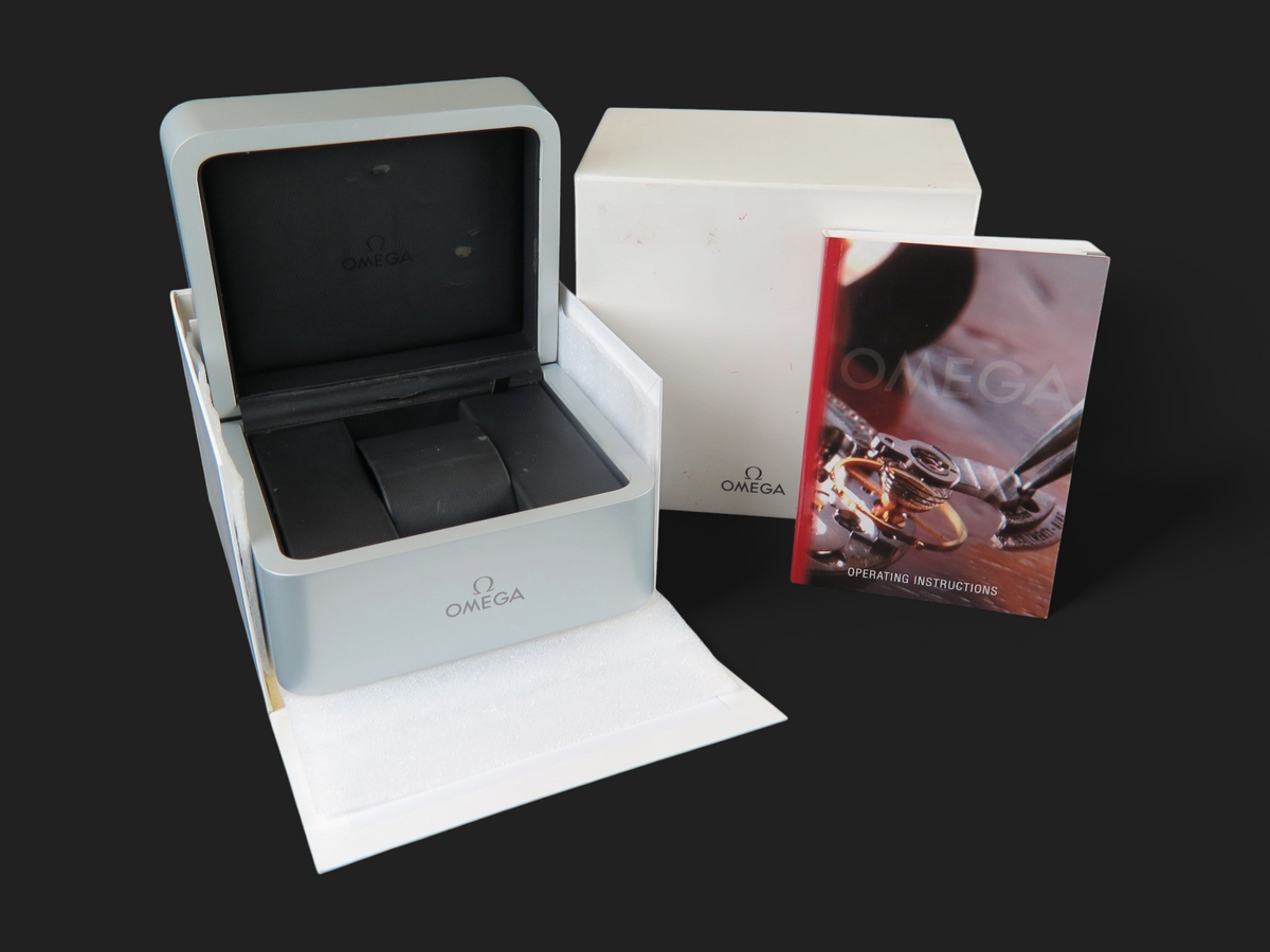 Omega Apollo 15 - 35th Anniversary Box Set   (1)