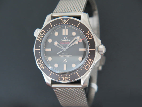 Omega Seamaster Diver 300M 007 Edition