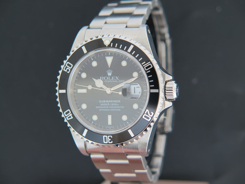 Rolex Submariner Date ''Swiss Only'' 16610    (1)