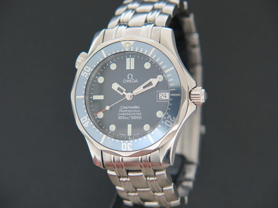 Omega Seamaster 300M Mid-Size Automatic Blue Dial 25518000 (1)