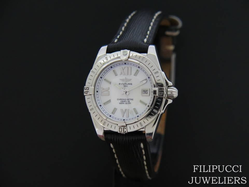 Breitling Galactic 32 Cockpit Lady (1)