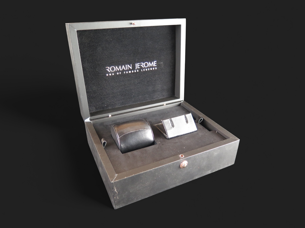Romain Jerome Watch Box (1)