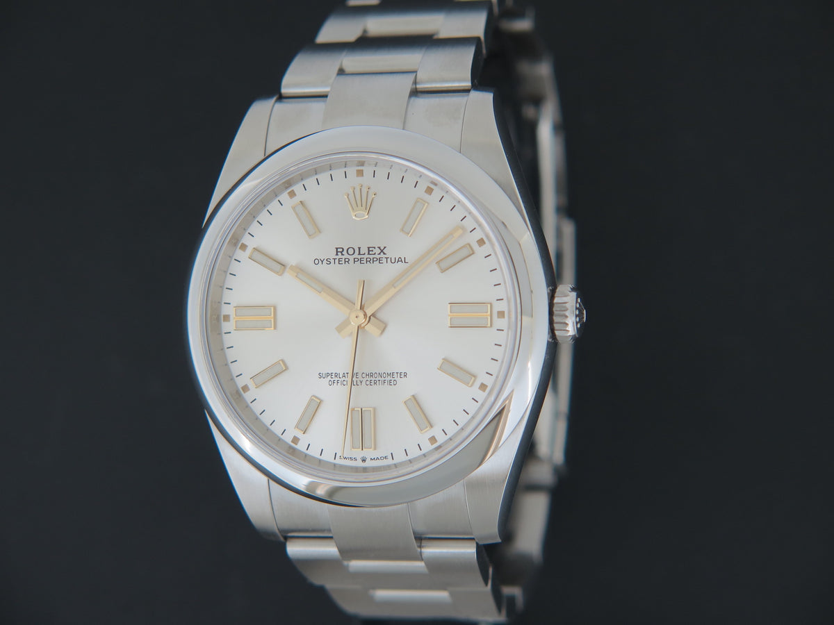 Rolex Oyster Perpetual 41 Silver Dial 124300 NEW (1)
