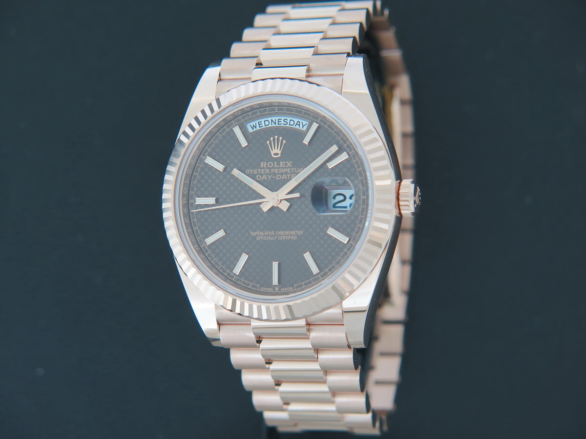 Rolex Day-Date 40 Everose Gold Chocolate Dial 228235 NEW (1)