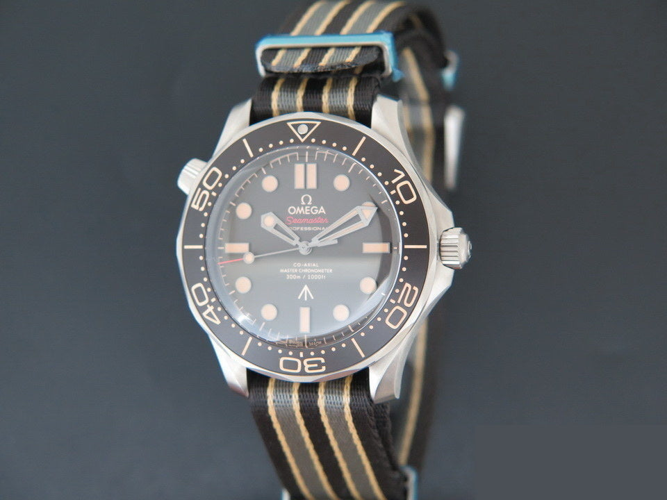 Omega Seamaster Diver 300M 007 Edition NEW 210.92.42.20.01.001 (1)